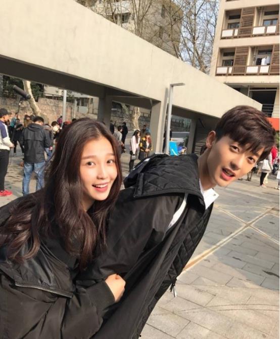 娱乐圈吃瓜直播真的吗,揭秘幕后真相与娱乐效应